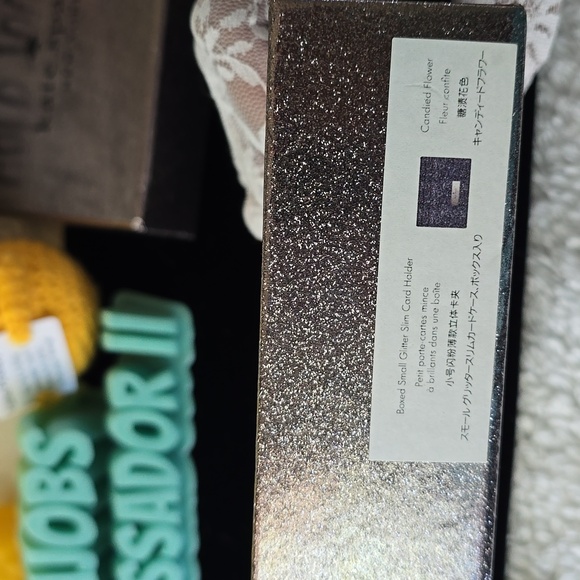 Kate Spade NWT NEW IN  BOX silver glitter card holder with Silver logo plaque - Picture 10 of 12